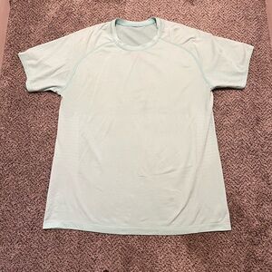 Lululemon aquamarine turquoise color Men’s Athletic Shirt Size Large